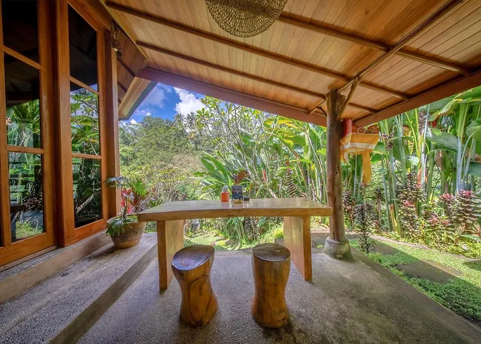 Bali Jungle Taksu Ferienhaus *