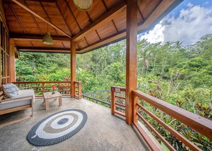Bali Jungle Taksu Ferienhaus *